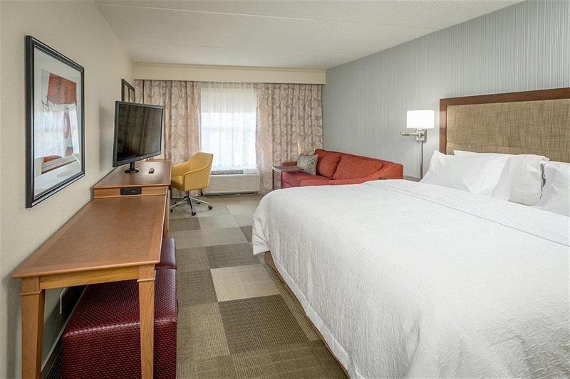 Hampton Inn Peterborough Exterior foto
